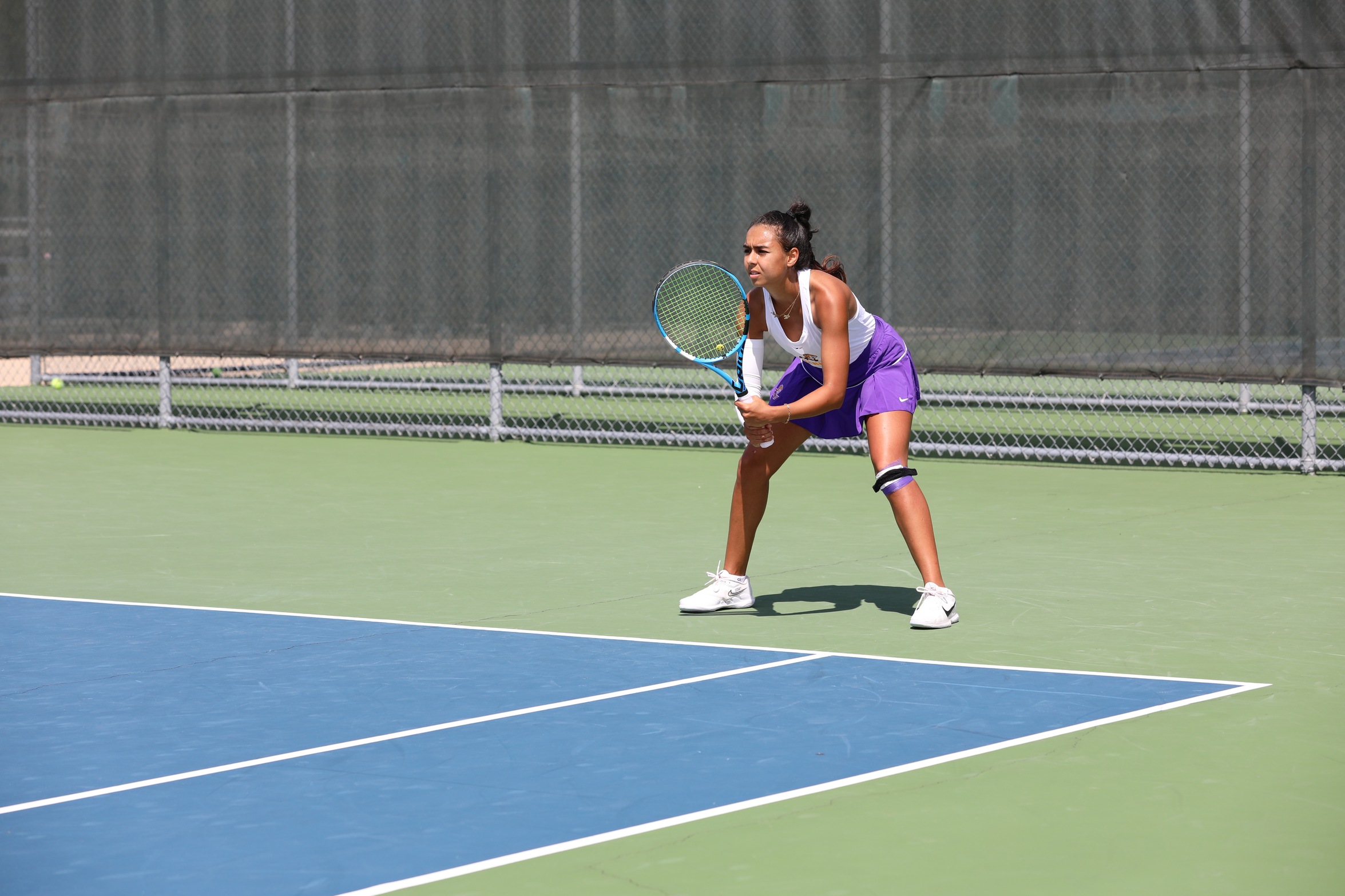 WOMEN'S TENNIS FALL TO THE KNIGHTS